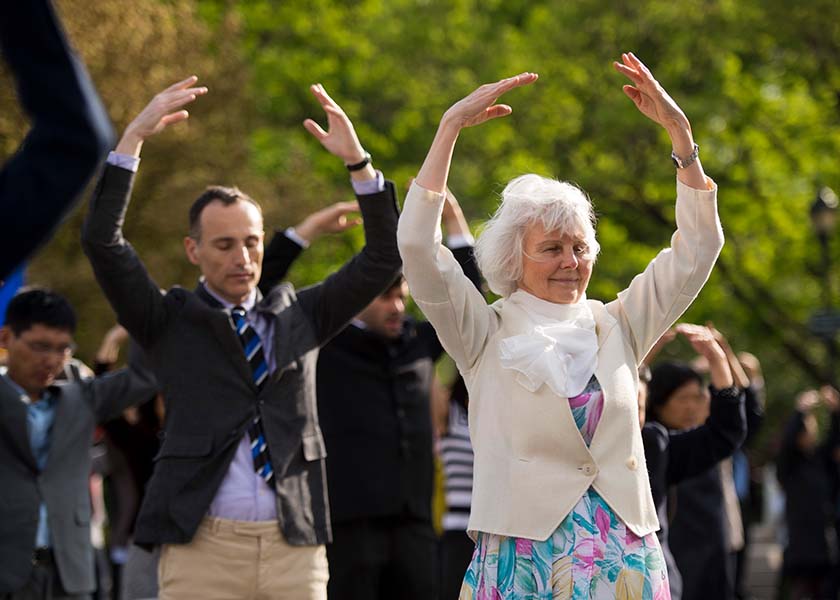 Image for article When One Family Member Practices Falun Dafa the Entire Family Benefits