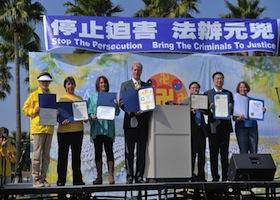 Image for article Los Angeles: Over 3,000 Rally Against the Persecution of Falun Gong, Torture Survivors Speak Out