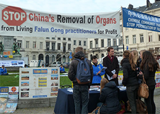 Image for article Belgium: Protest in Front of EU Parliament Appeals to Lawmakers to Pass Organ Harvesting Resolution