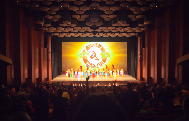 Image for article 2014 Shen Yun World Tour Kicks Off in Houston with Resounding Success