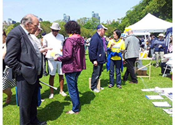 Image for article Outdoor Activities Across Europe Provide Thousands with the Opportunity to Learn About Falun Gong