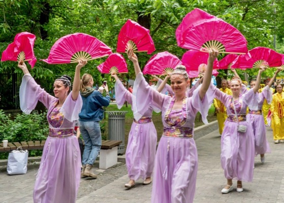 Image for article Russia: Falun Dafa Day Celebrated by Activities Throughout Russia